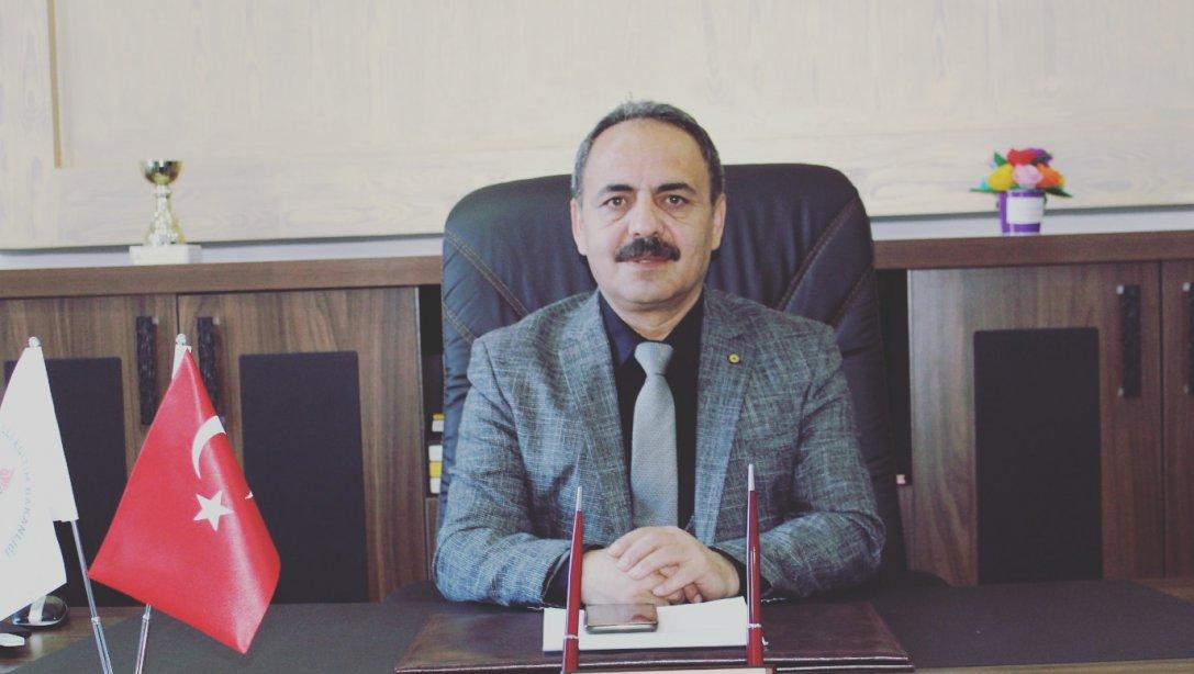 İlçe Milli Eğitim Müdürümüz Mahmut İŞCAN'ın 23 Nisan Ulusal Egemenlik ve Çocuk Bayramı dolayısıyla bir kutlama mesajı yayımladı.