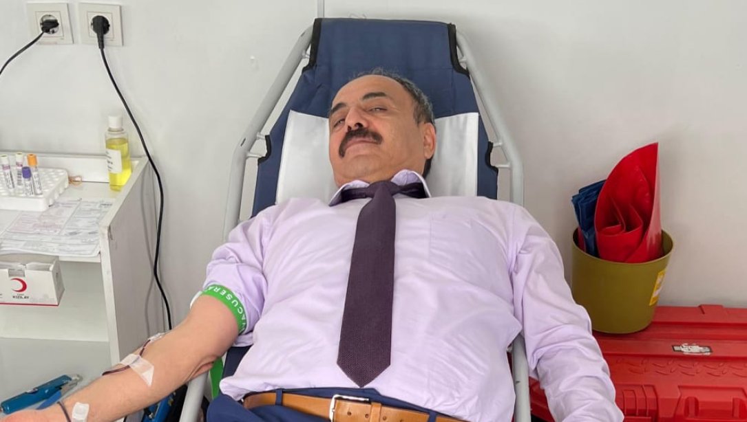 Yunak'ta Kan Bağışı Kampanyasına Öğretmenlerden Destek