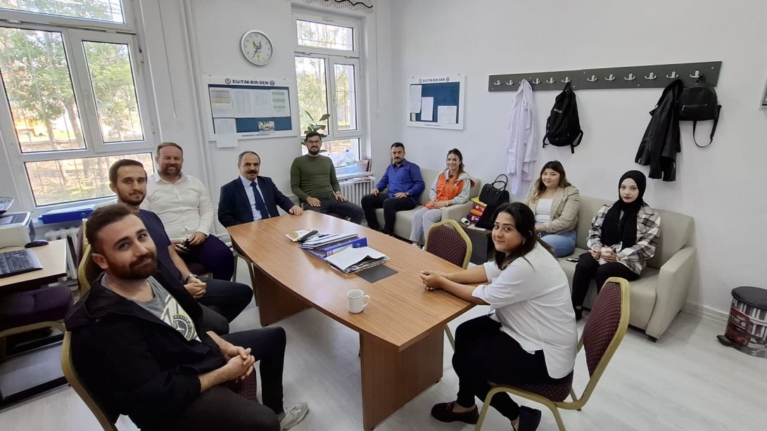 İŞCAN'DAN ÜÇ MAHALLE OKULUNA ZİYARET